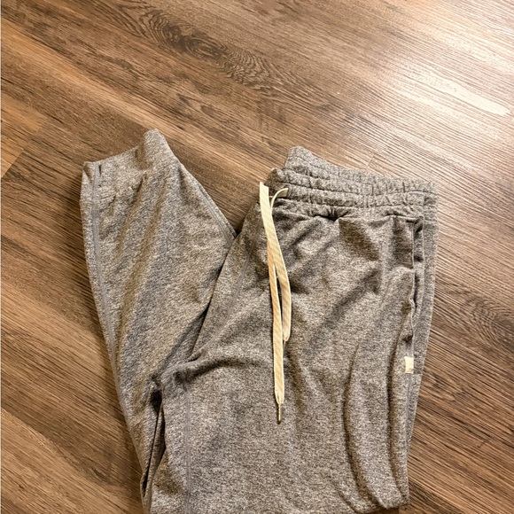 Vuori Heathered Gray Joggers - Picture 7 of 7